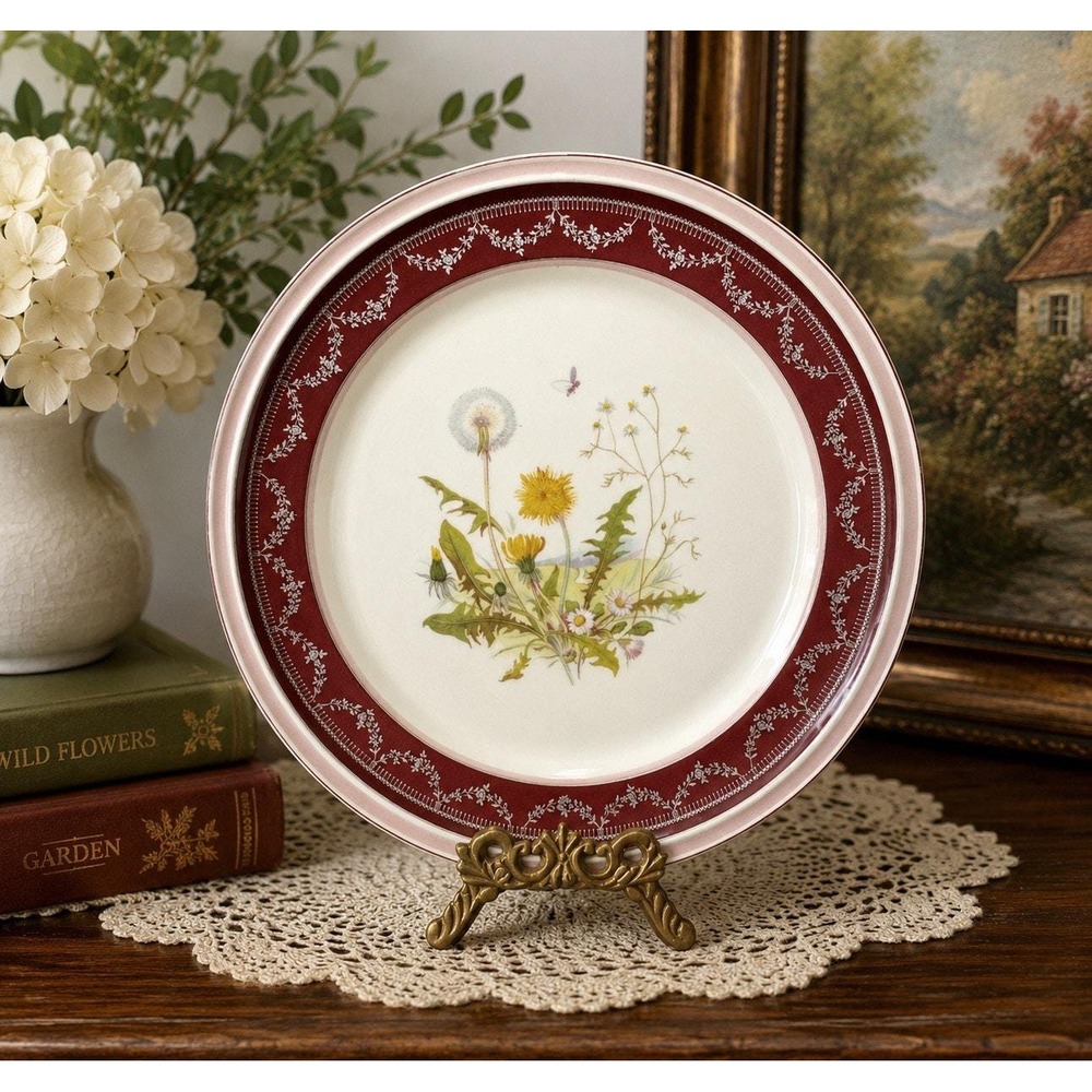 Rosenthal Selb Germany Winifred Red 8.5" Plate